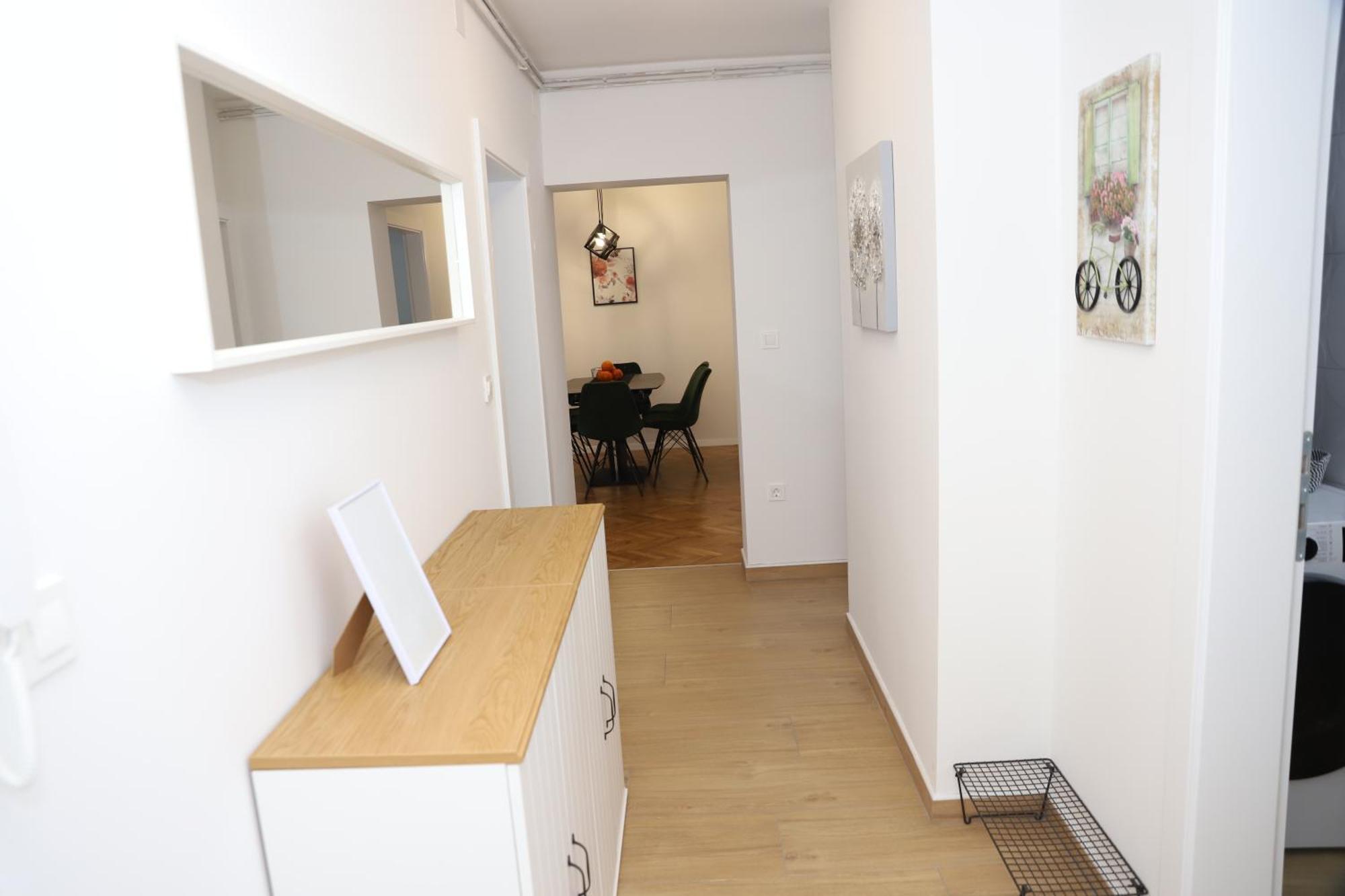 Laura Apartment