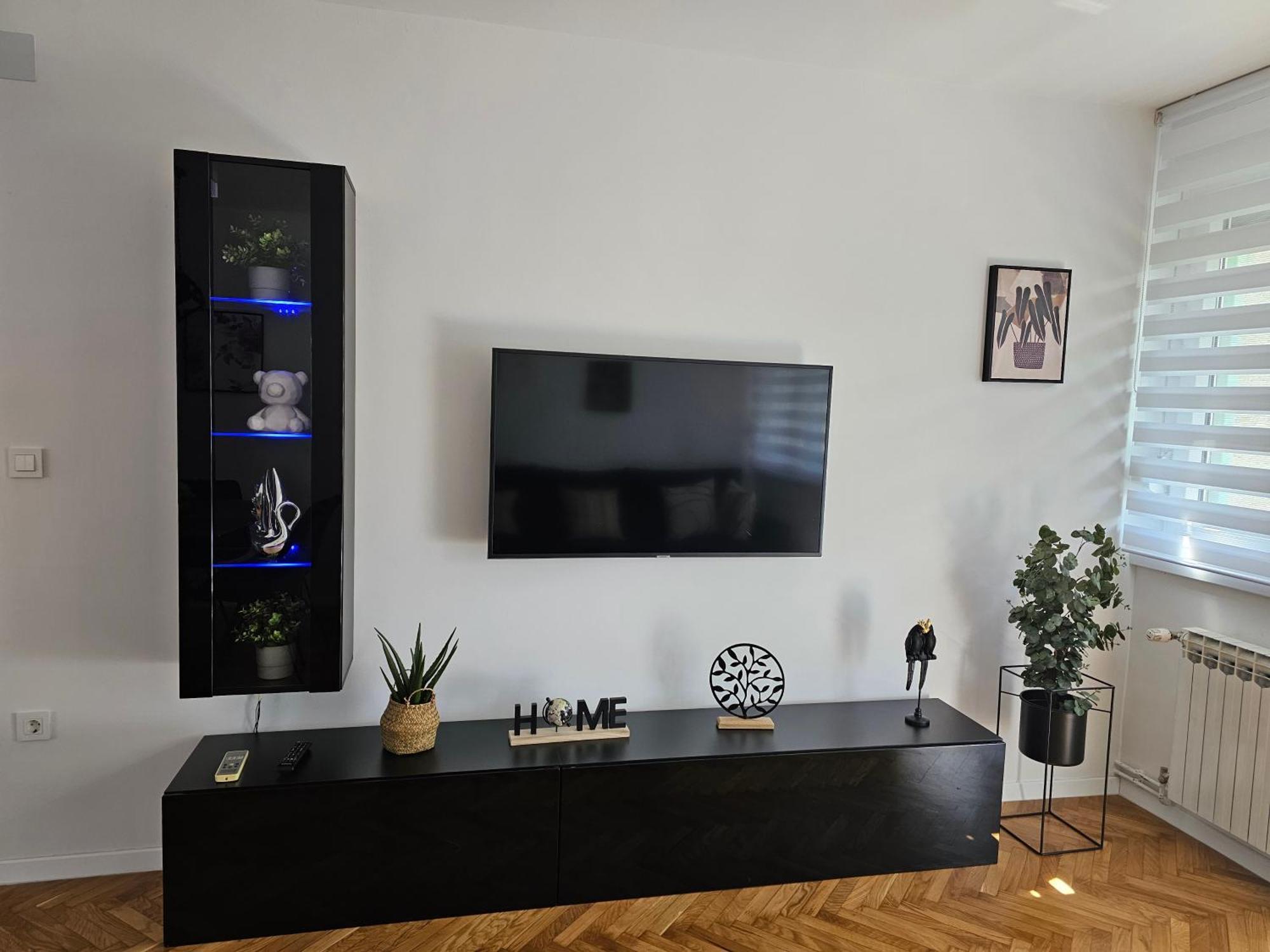 Laura Apartment